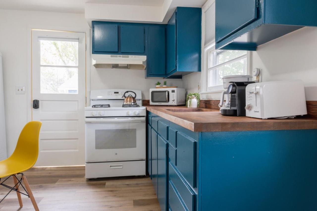 Retro Retreat Renovated 2Br, Desk, No Chore List! Kingston Exteriér fotografie