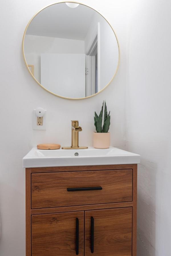 Retro Retreat Renovated 2Br, Desk, No Chore List! Kingston Exteriér fotografie
