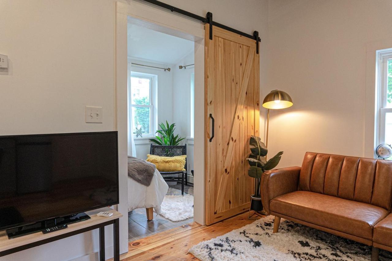 Retro Retreat Renovated 2Br, Desk, No Chore List! Kingston Exteriér fotografie