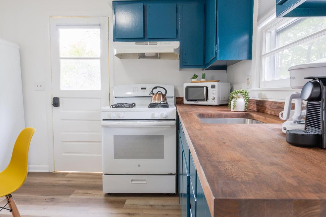 Retro Retreat Renovated 2Br, Desk, No Chore List! Kingston Exteriér fotografie