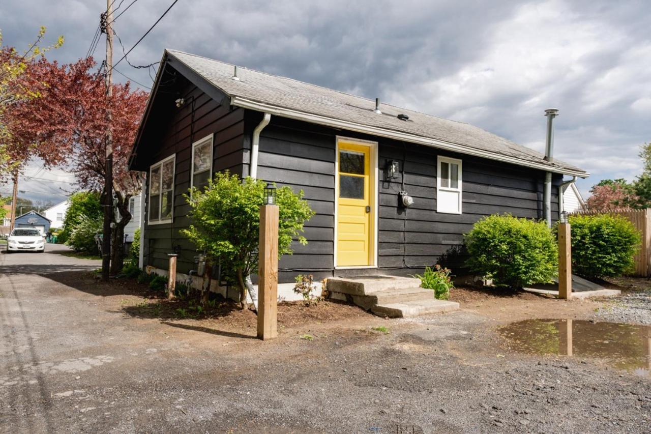 Retro Retreat Renovated 2Br, Desk, No Chore List! Kingston Exteriér fotografie