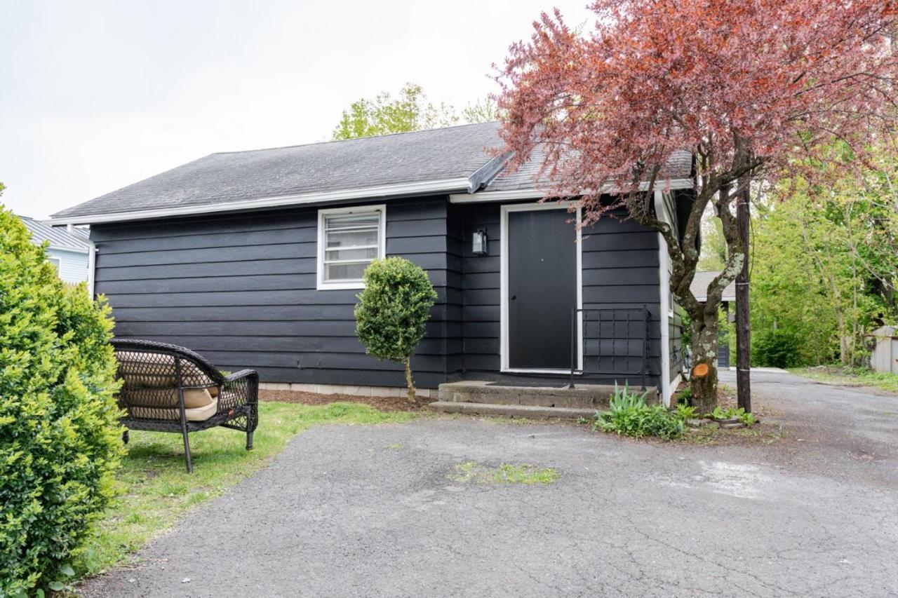 Retro Retreat Renovated 2Br, Desk, No Chore List! Kingston Exteriér fotografie